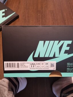 Nike Air Jordan 1 Retro High OG - 4