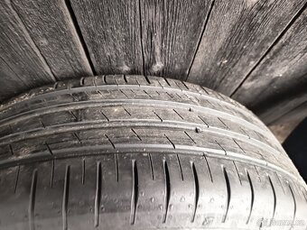 Prodám originál letní sadů kol R17" na škoda Superb - 4