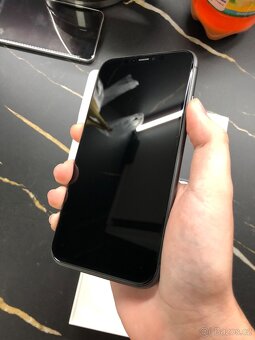 iPhone 11 64gb - 82 % kondice baterie - 4