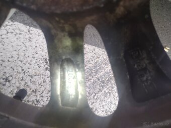 Prodám v top stavu ALU kola na Hyundai 4x - 4