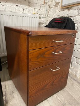 Malá dřevěná komoda se šuplíky - 4