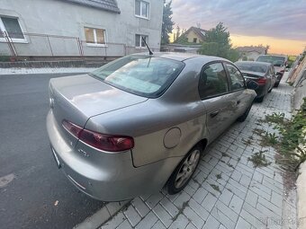 Alfa Romeo 159 1.9 JTD sedan - 4