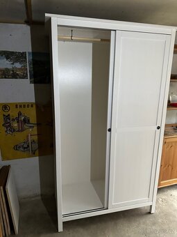 Ikea Hemnes velká skříň masiv bílé mořidlo - 4