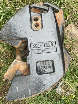 Přední závaží s konzolí na Case JXU nebo Farmall - 4