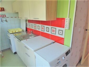 5 míst ve dvou 3.lůž. pok. v dívčím student. 3+1, pračka - 4