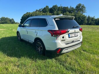 Mitsubishi Outlander III 2,0i 110kW 4x4 r.v.2019 7míst - 4