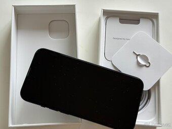 iPhone 13 Midnight blue 128GB - perfektní stav - 4