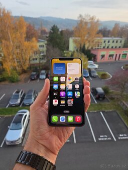 Apple iPhone 11 Pro Max 256GB Midnight green - baterie 100% - 4