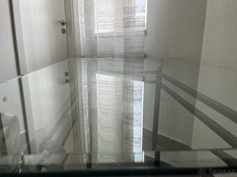 Sklenění jídelní stůl - lehký kovový rám - 4