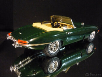 Jaguar E Type Cabriolet zelený Bburago 1/18 - 4