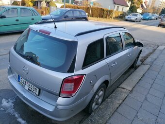 Opel Astra H 1.7 CDTI 92 Kw Kombi - havarovaná - 4