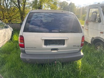 Prodám na díly chrysler voyager - 4