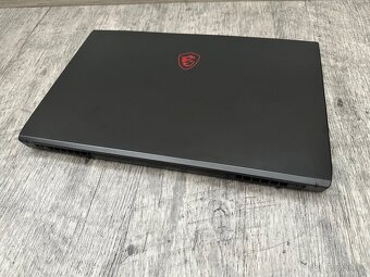OBŘÍ 17.3” HERNÍ NOTEBOOK- MSI i5 10gen/SSD/GTX/NOvÁ BAT - 4