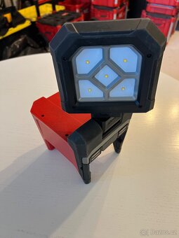 Milwaukee M18 Otočné Magnetické Světlo Na Prodej - 4