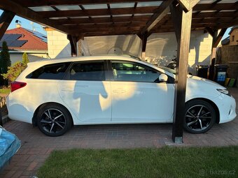 Toyota Auris TS Hybrid Executive - 4