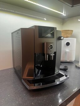 Kávovar Jura E6 - 4
