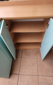 Rohová skříňka na míru z lamina - 4