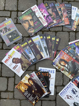 Prodám časopisy MUZIKUS-kompletní ročníky:1997-98-99-01-03 - 4