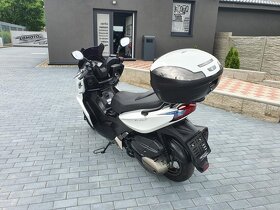 Kymco K-XCT 300i - 4