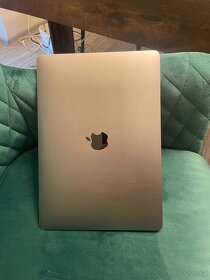 MacBook Pro 13’ Touch Bar Space Gray, i7, rok 2018, 16GB RAM - 4