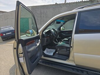 Toyota Land Cruiser 120 (J12) 3.0 D-4D 127 kW - 4