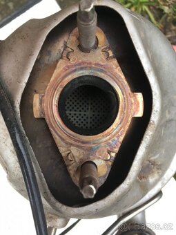 Prodám Originální a funkční DPF filtr pro vozy Renault - 4