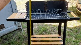 Zahradni gril s kolecky - 4