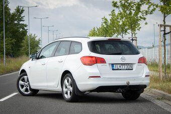 Opel Astra Sport Tourer 1.7 CDTI / AJ NA SPLÁTKY / - 4