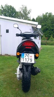 Skůtr aprilia - 4