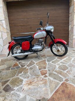 Jawa 250 - 4