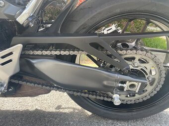 Yamaha MT09 - 4