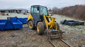 Nakladač KOMATSU WA 70-5 kloubový - 4