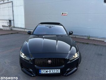 Jaguar XE 30t RWD R-Sport - 4