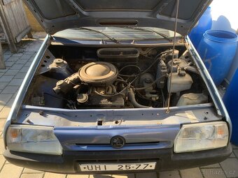 Prodám ŠKODA FAVORIT 136L - plně pojízdný vcelku - 4