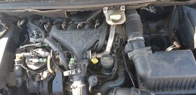 Prodám náhradní díly na Peugeot 307 CC 2.0HDi 100kW - 4