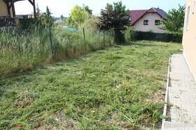 Sečení trávy křovinořezem a sekačkou - Rakovník. - 4