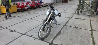 Honda XR600R - 4