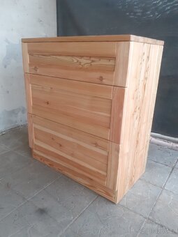 Komoda masivní modřín - 4