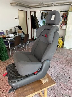 Sedadlo do vozu SHARAN s možností rozložit jako děckou sedač - 4