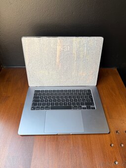 ZÁNOVNÍ APPLE MACBOOK AIR 15” M3/256GB/8GB/BATERIE 100% - 4