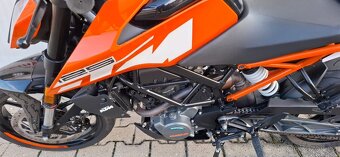 KTM Duke 125 Rok 2019 10.000 km - 4