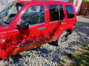Prodám ND jeep cherokee KJ 2.8 crd 110kw - 4