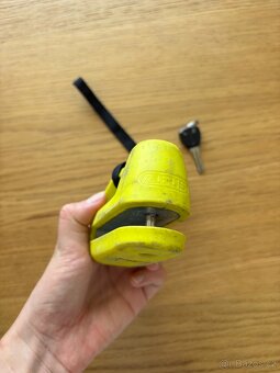 Abus zámek na motorku - 4