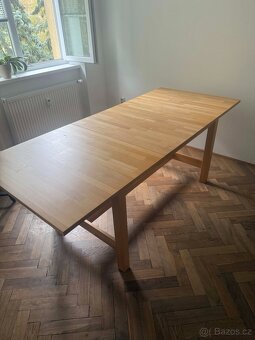 Rozkládací jídelní stůl Ikea z masivu - 4