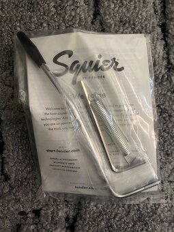 FENDER SQUIER Sonic Stratocaster - 4