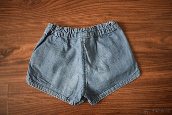 2 ks dívčí kraťasy vel. 128 - 4