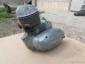 Jawa 250 353 kývačka - 4