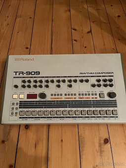 Roland TR-909 TR 909 bicí automat bicí automat - ročník - 4