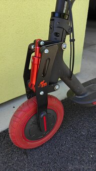 Vytuněná Xiaomi Electric Scooter Mi Pro 2 - 4