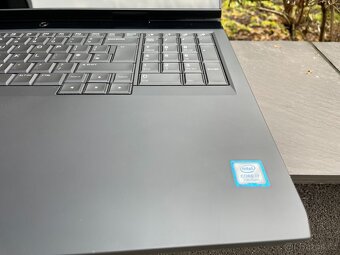 Dell Alienware 17" -2k LCD, i7-7820HK, GeForce GTX 1080 8GB - 4